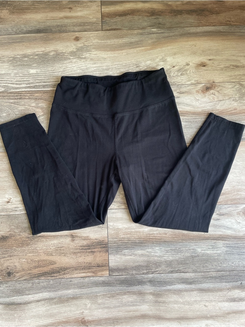 ⭐️3 for  $8⭐️ see shop for items!
Black High-Waist Leggings